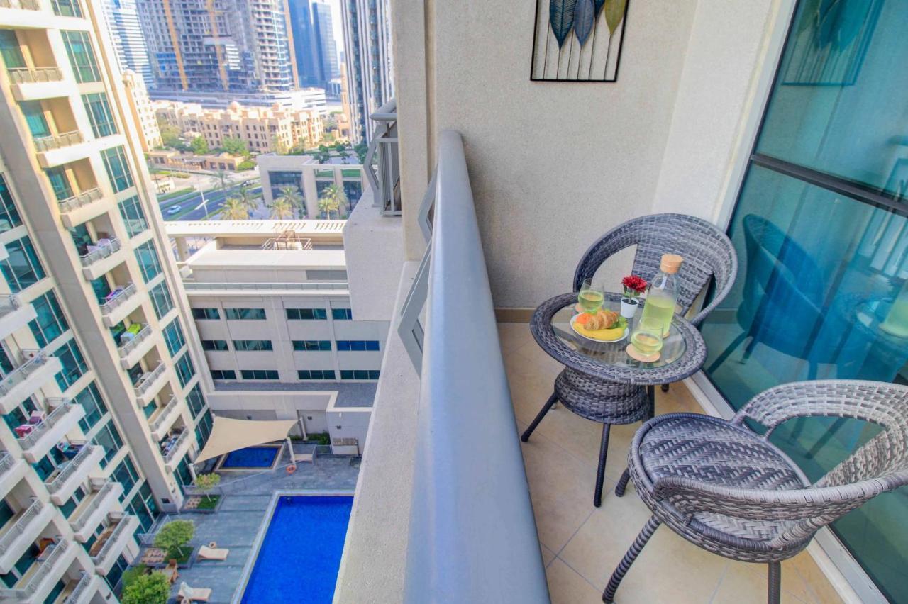 Durrani Homes - Luxurious Studio Near Dubai Mall With Pool View Exterior photo